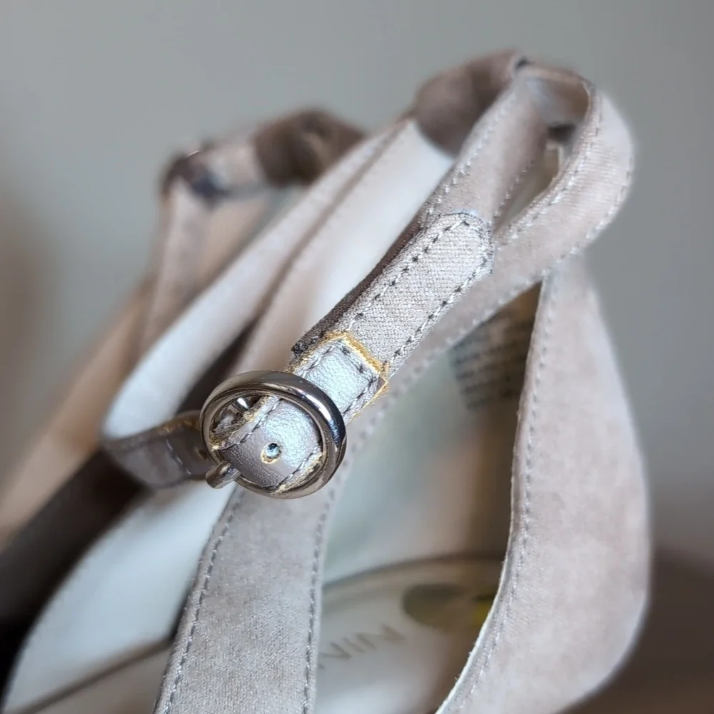 NINE WEST Tan Suede wedge heel Sz 9M